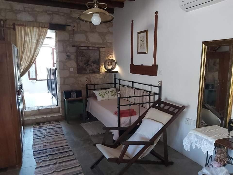 Aliki'S House 1+ 2 Guest House Полис Екстериор снимка